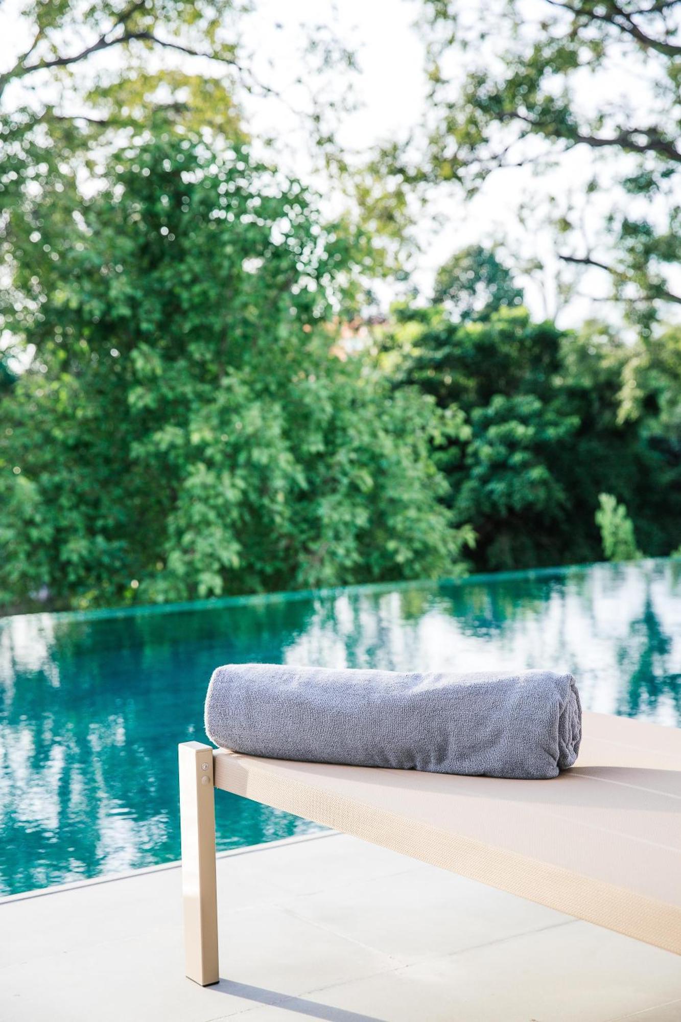 Treeline Urban Resort Siem Reap Bagian luar foto